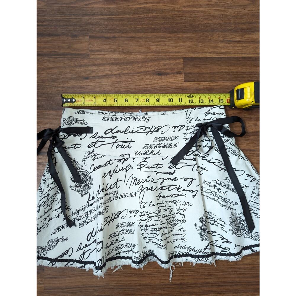 Body Central Black & White Script Mini Skirt Size XL Pleated Skater Skirt - Picture 3 of 9